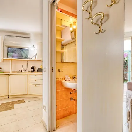 Apartament With Garden - Happy *