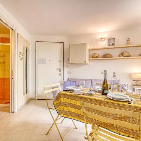 Apartman With Garden - Happy *
