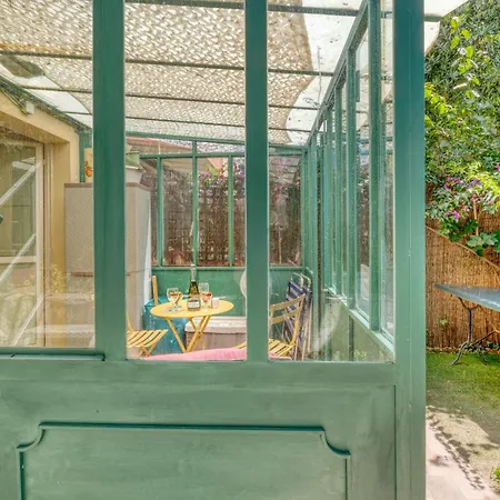 With Garden And Terrace - Happy Lägenhet *