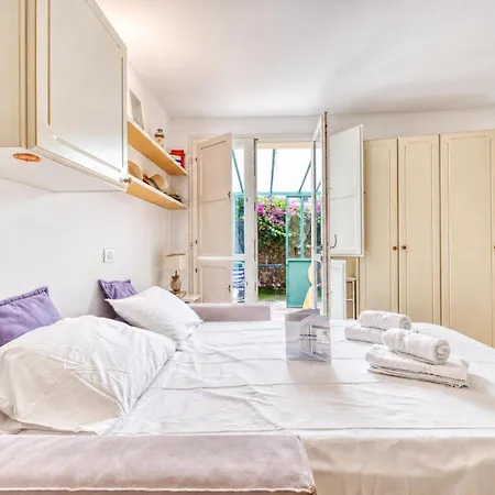 Apartament With Garden - Happy *