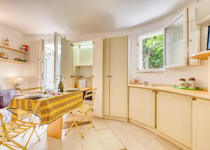 With Garden - Happy شقة مينتون